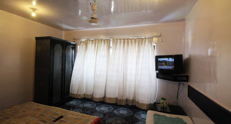 Poona Guest House Laxmi Road, Pune 4